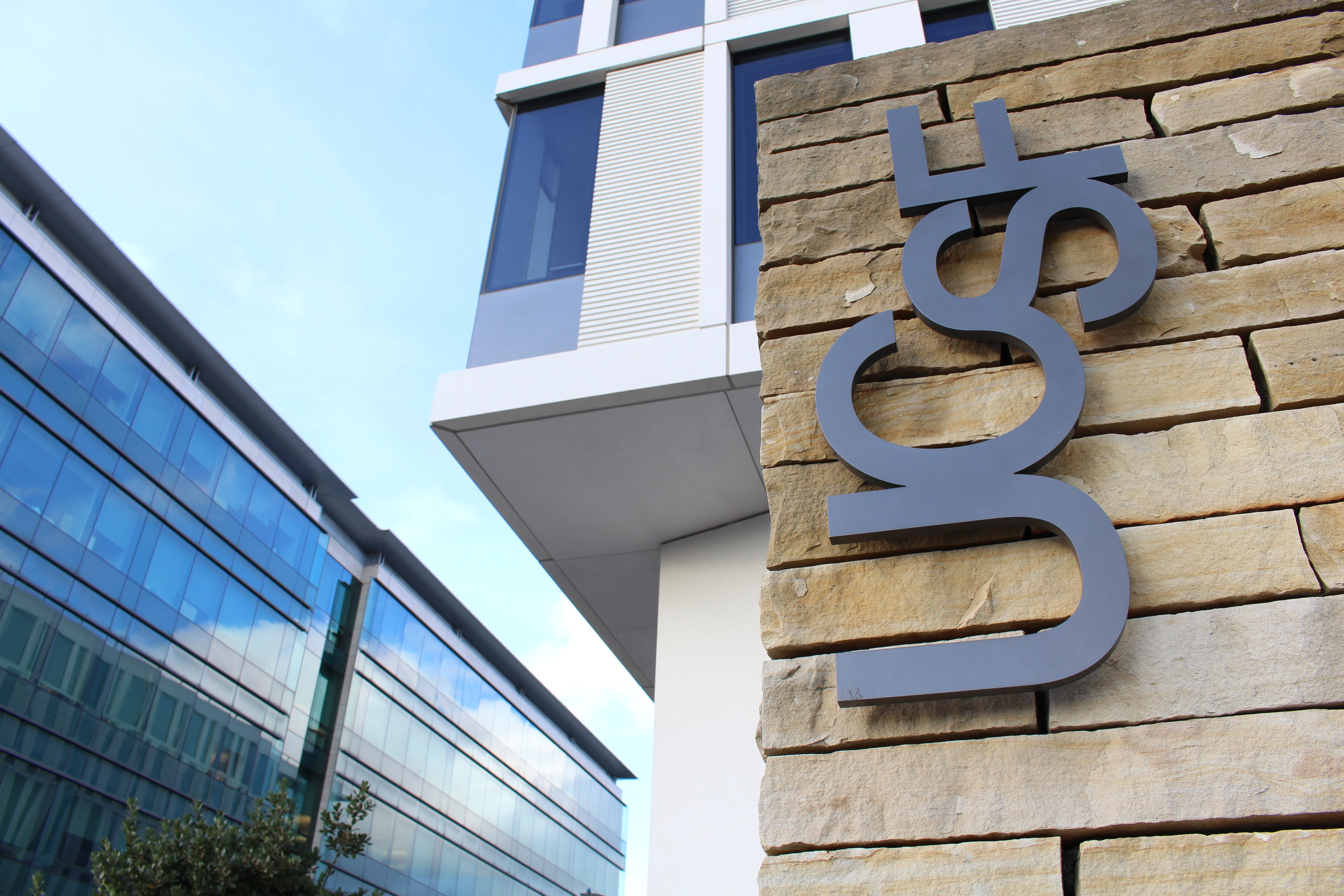Photo of UCSF sign outside of Mission Hall on the Mission Bay campus.